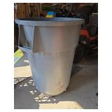 Rolling Brute 44 Gal Trash Can