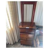 Small Chest of Drawers 16' x 11' x 38'H & Table