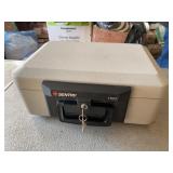 Sentry Safe w Key