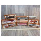 Tyco Engine & 7 -  Cars HO Scale