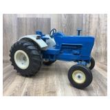Ford 8600 Tractor ERTL 1:12 Scale missing exhaust