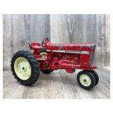 International Tractor ERTL 1:16 Scale