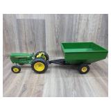 JD Tractor and Grain Cart (Plastic) ERTL 1:16 Scal