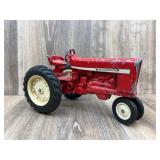 International Tractor ERTL 1:16 Scale