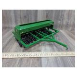 JD Grain Drill 1590 (Damage) ERTL