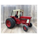 International 1586 Tractor 1:16 Scale