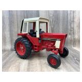 International 1586 Tractor ERTL 1:16 Scale Missing