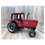 International 5088 Tractor ERTL 1:16 Scale