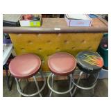 Bar - 3 stools - no contents