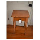 Federal One Drawer Style Table