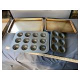 Baking Sheets 12"x18" & 12"x16" & Cupcake Tins