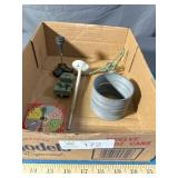 Plastic Jeep (dmg), Stand, Game board, Slinky
