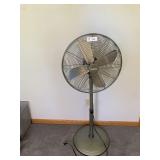 Holmes Adjustable Oscillating Fan