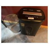 Amazonbasics Shredder & Mesh Wastebaket
