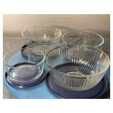 Pyrex 3 Set Mixing Bowls w Lids & 1.7 Qt 1 Qt. & 2