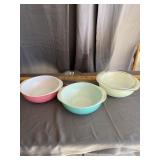 Vintage Pyrex Pastel Milk Glass Nesting Bowls With