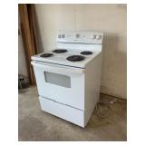 Hotpoint 30-Inch Freestanding Electric Range