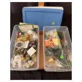 Large Lot of Vintage Dollhouse Miniatures and Holi