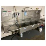 Stainless Steel Sink w/Drain Boards, 2 Faucets 10'