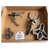 2 Gear Pullers
