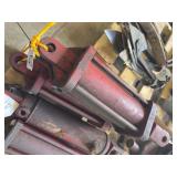 Pair Hydraulic Cylinders