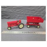 Ertl 1/16 Red Toy Tractor & Gravity Wagon Set