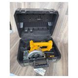 DeWalt 18V Cordless 5.5' Circular Saw Kit