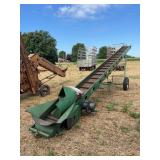 John Deere 300 Elevator