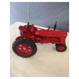 Farmall H Tractor 1:16 Scale