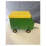 JD Silage Wagon 1:16 Scale