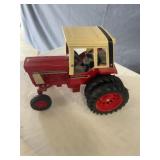 International  1586 Duel Tractor 1:16 Scalr