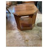 Ethan Allen Style Nutmeg Finish Octagonal Tiered E