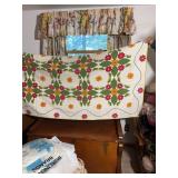 Appliqu© Floral Botanical Quilt with Scalloped Vi