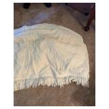 White Chenille Hobnail Bedspread With Knotted Frin