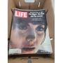 MORE THAN 60 LIFE MAGAZINE FROM 1960' AND 70'S