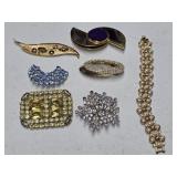 COSTUME JEWELRY BROOCHES