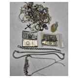 MIXTURE OF BROKER & ODD PCS. OF JEWELRY