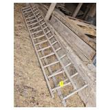 WOODEN EXTENSION LADDER
