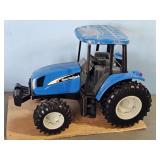 NEW HOLLAND TOY TRACTOR
