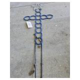 HORSESHOE LAWN ART CROSS