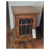 MODERN 1 DOOR CABINET W/LEADED TYPE DOOR