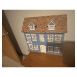 Dollhouse w/ furnishings