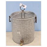GALVINIZED BUCKET W/ METAL INSERT