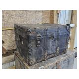 BLACK TRUNK