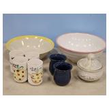 2 GLASS BOWLS, 4 MIDCENTURY FRUIT JUICE CUPS