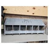METAL CHICKEN NESTING BOX- 6 HOLE
