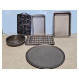 MUFFIN TIN/PIZZA PAN/CAKE & PIE PANS
