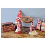 HOLIDAY TROLLS/CANISTER W/WOOD LID