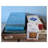 STATIONARY/STAMPS/WINNIE THE POOH EARBUD CASE COVR