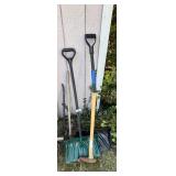 Snow shovels, mount and crow bar, mawl
